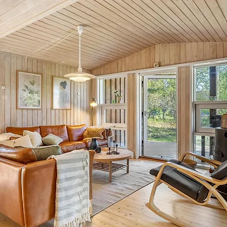4 Bedroom Amazing In Holiday home Hals
